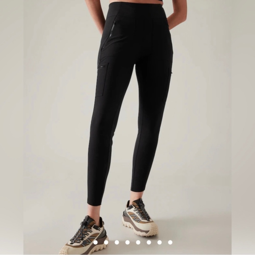 Athleta Headlands Hybrid Black Mid Rise Cargo Hiking Tight Leggings Size 12